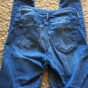 Light washed skinny jeans